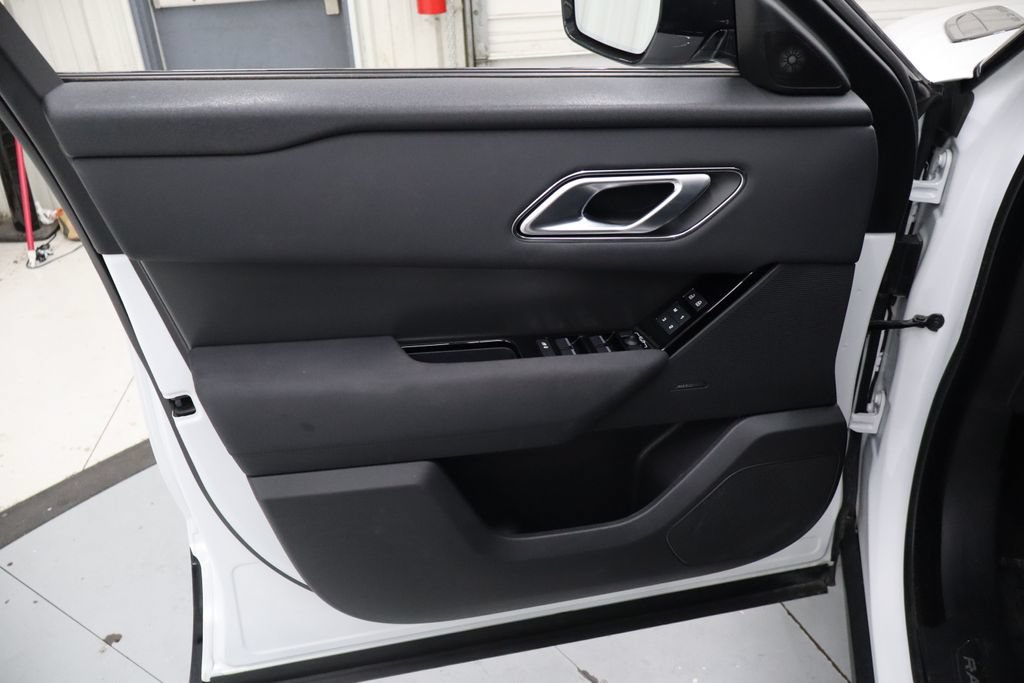 Used 2025 Land Rover Range Rover Velar Dynamic SE AWD/4WD image 11