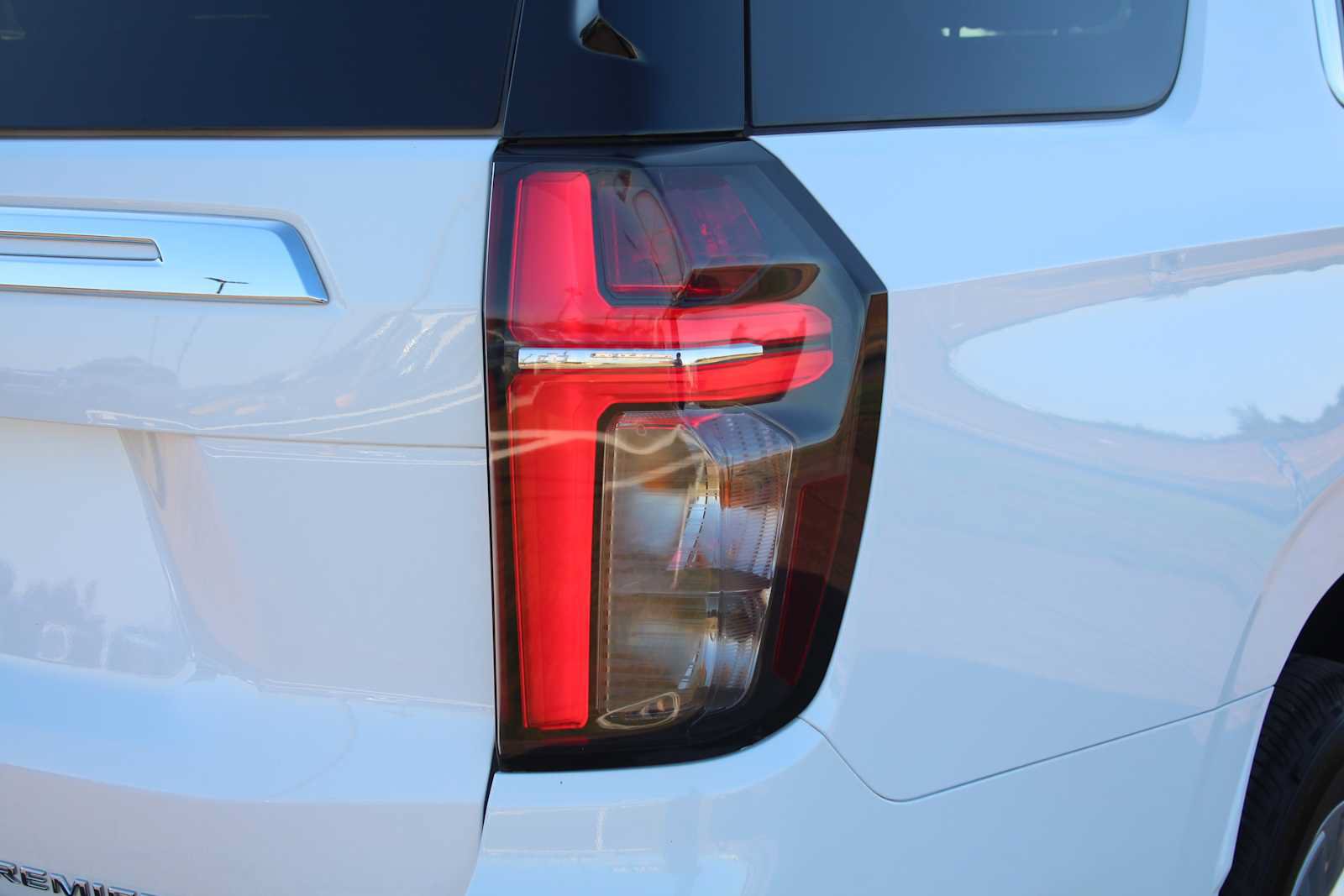 Used 2023 Chevrolet Tahoe Premier AWD/4WD image 15