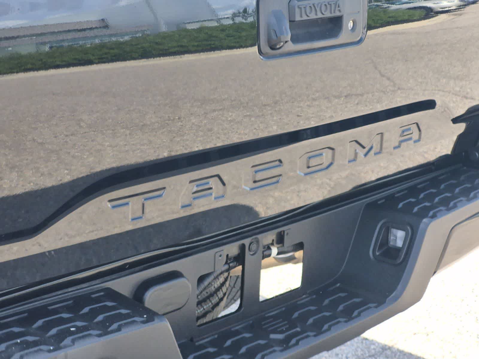 Used 2017 Toyota Tacoma SR RWD image 13