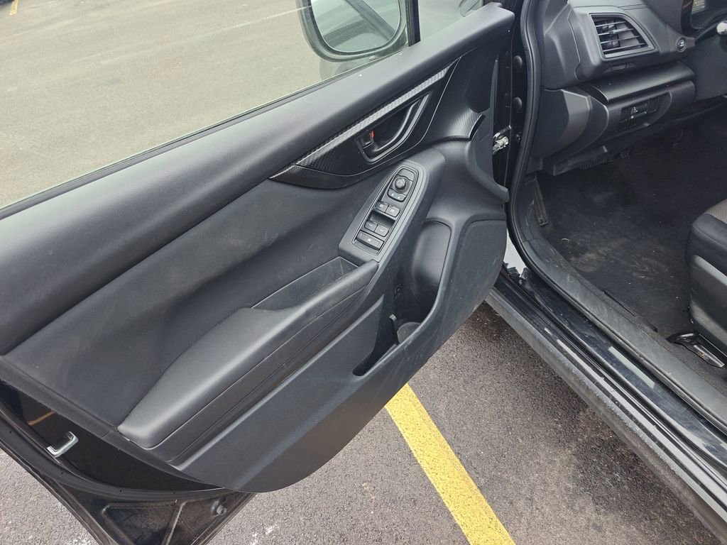 Used 2019 Subaru Crosstrek 2.0i w/ Eyesight System image 5