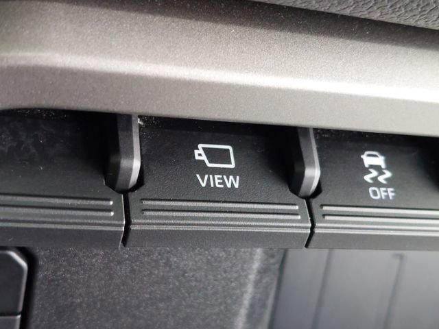 Used 2023 Toyota Sequoia Limited AWD/4WD image 31