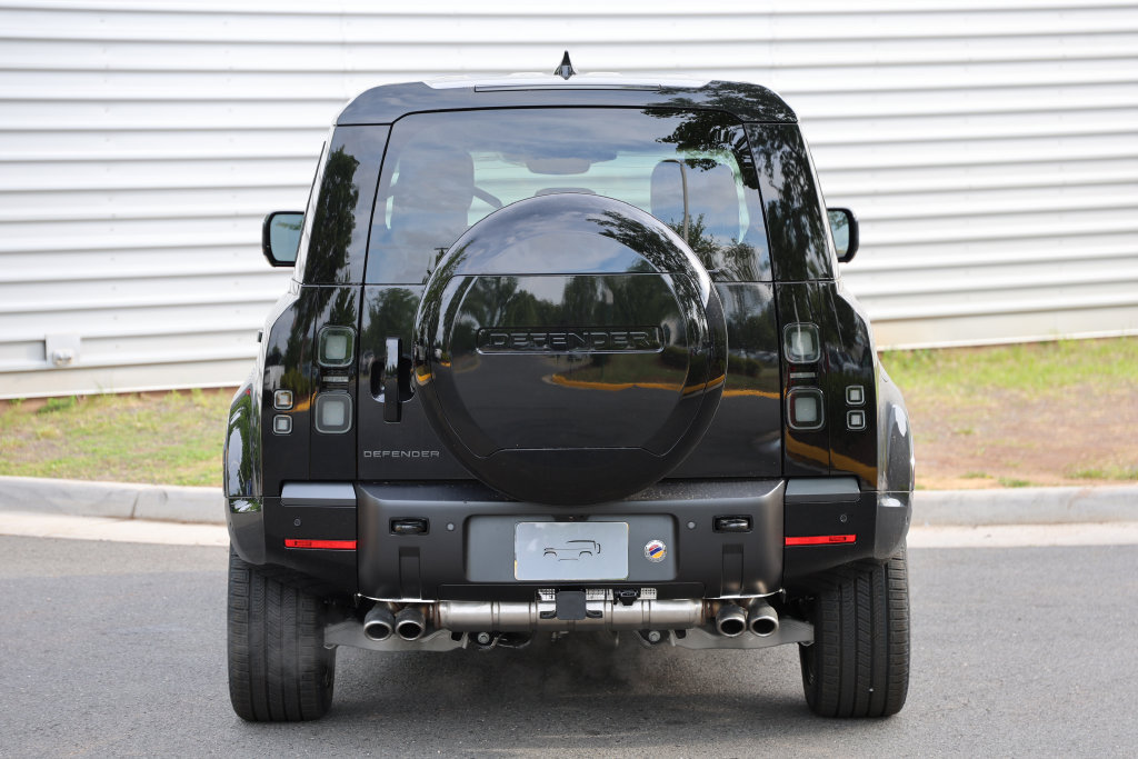 New 2026 Land Rover Defender 110 X-Dynamic SE AWD/4WD image 4