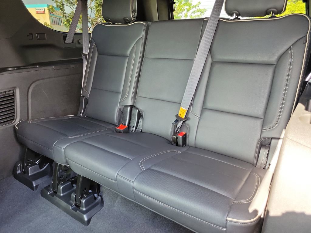 Used 2023 Chevrolet Suburban Premier w/ Advanced Technology Package image 11