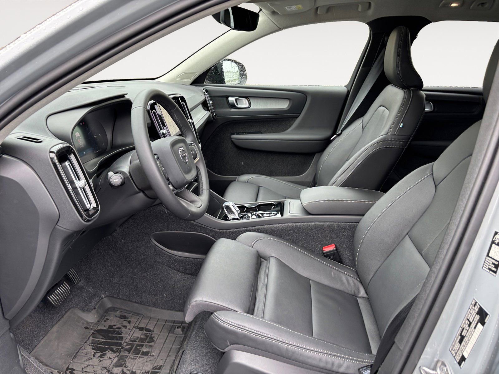 New 2026 Volvo XC40 B5 Plus w/ Protection Package Premier image 9