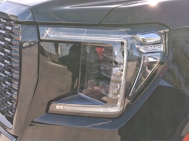 Used 2023 GMC Yukon XL Denali Ultimate image 7