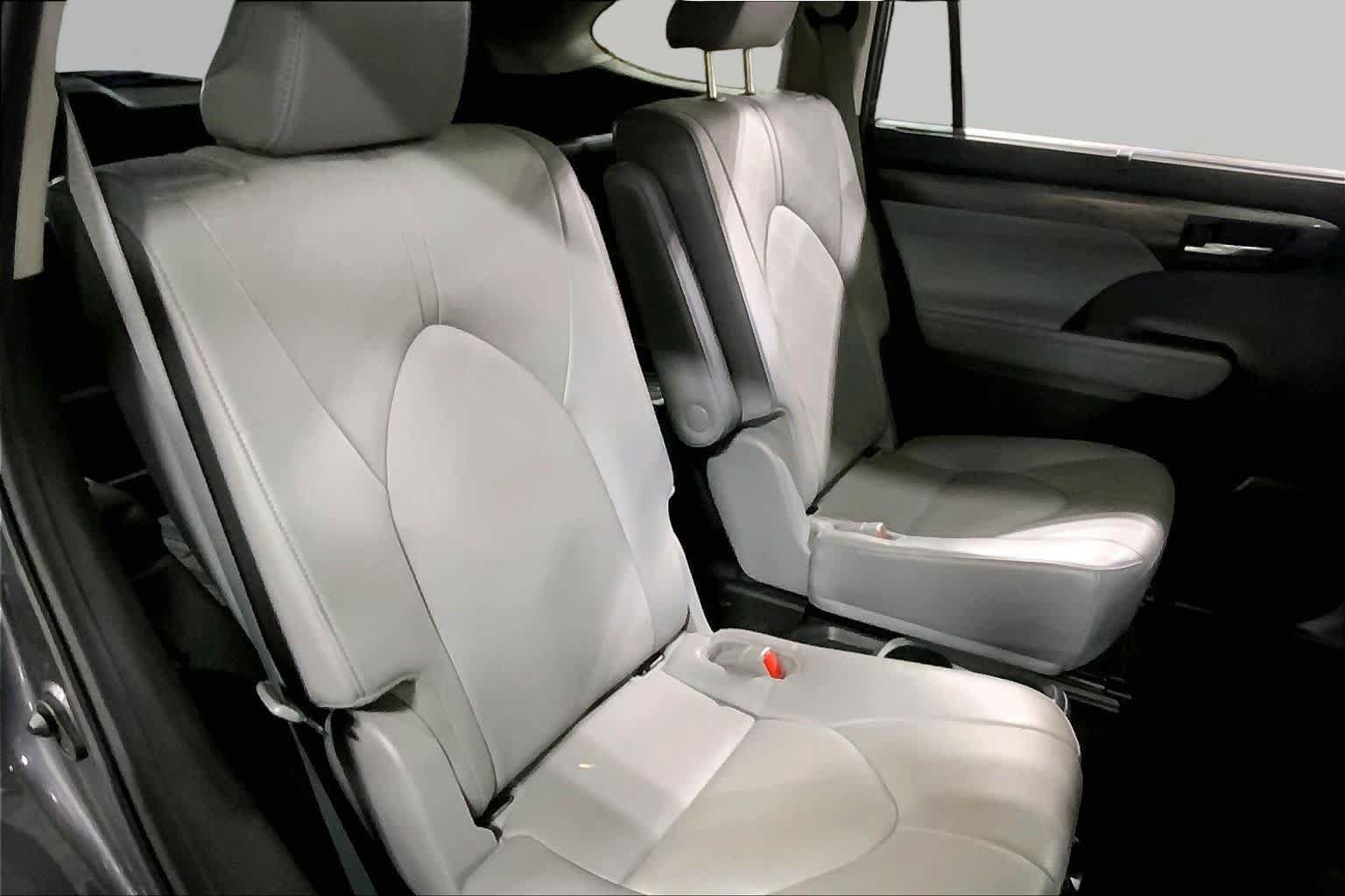Used 2023 Toyota Highlander Platinum AWD/4WD image 20