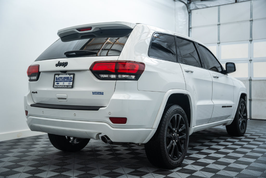 Used 2019 Jeep Grand Cherokee Altitude AWD/4WD image 5