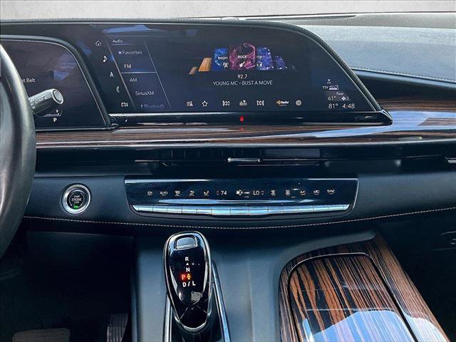 Used 2024 Cadillac Escalade Premium Luxury AWD/4WD image 7