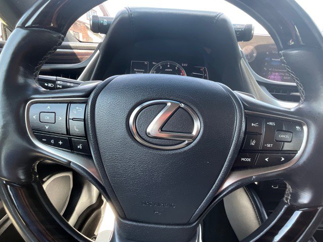 Used 2020 Lexus ES 300h w/ Premium Package FWD image 12