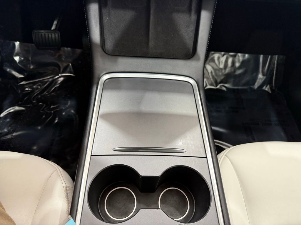 Used 2021 Tesla Model Y Long Range AWD/4WD image 34