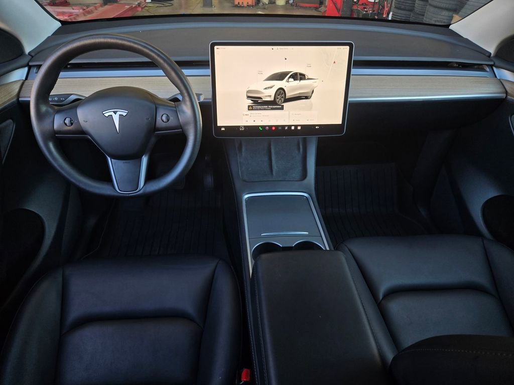 Used 2025 Tesla Model Y Long Range image 14