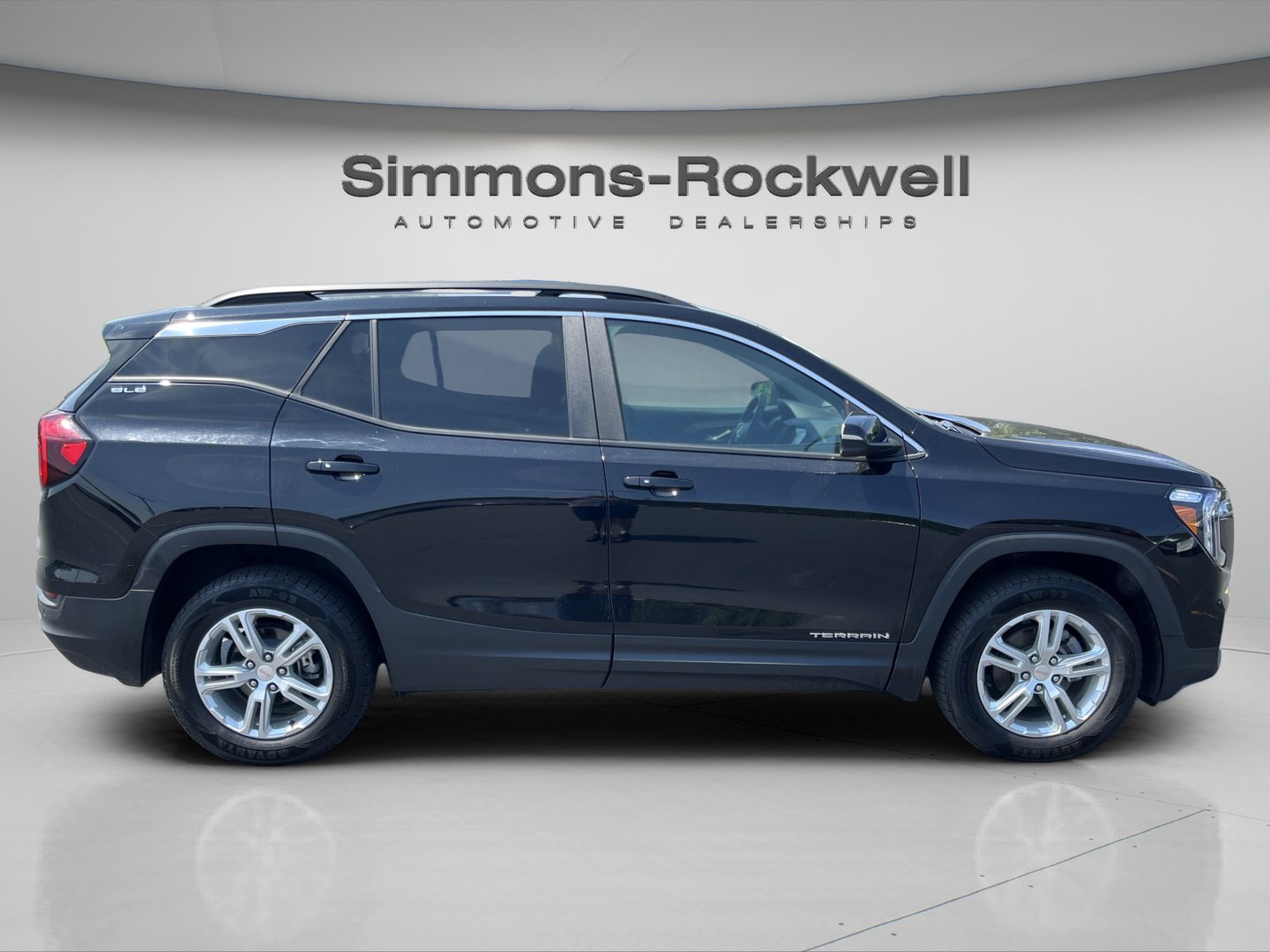 Used 2023 GMC Terrain SLE w/ Driver Convenience Package AWD/4WD image 6