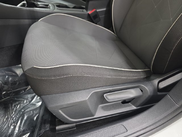 Used 2025 Volkswagen Jetta Sport FWD image 29