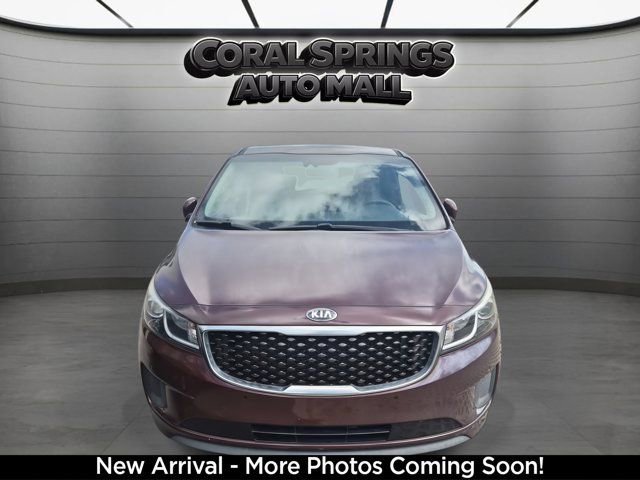 Used 2018 Kia Sedona LX w/ LX Essentials Premium Package image 2