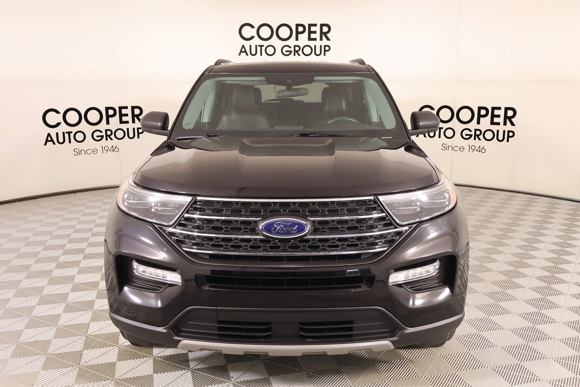 Used 2023 Ford Explorer XLT w/ Equipment Group 202A AWD/4WD image 9