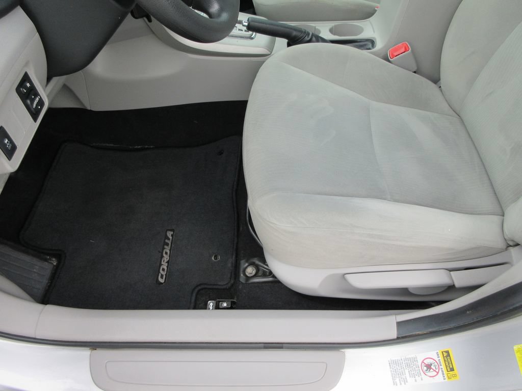 Used 2012 Toyota Corolla LE FWD image 20