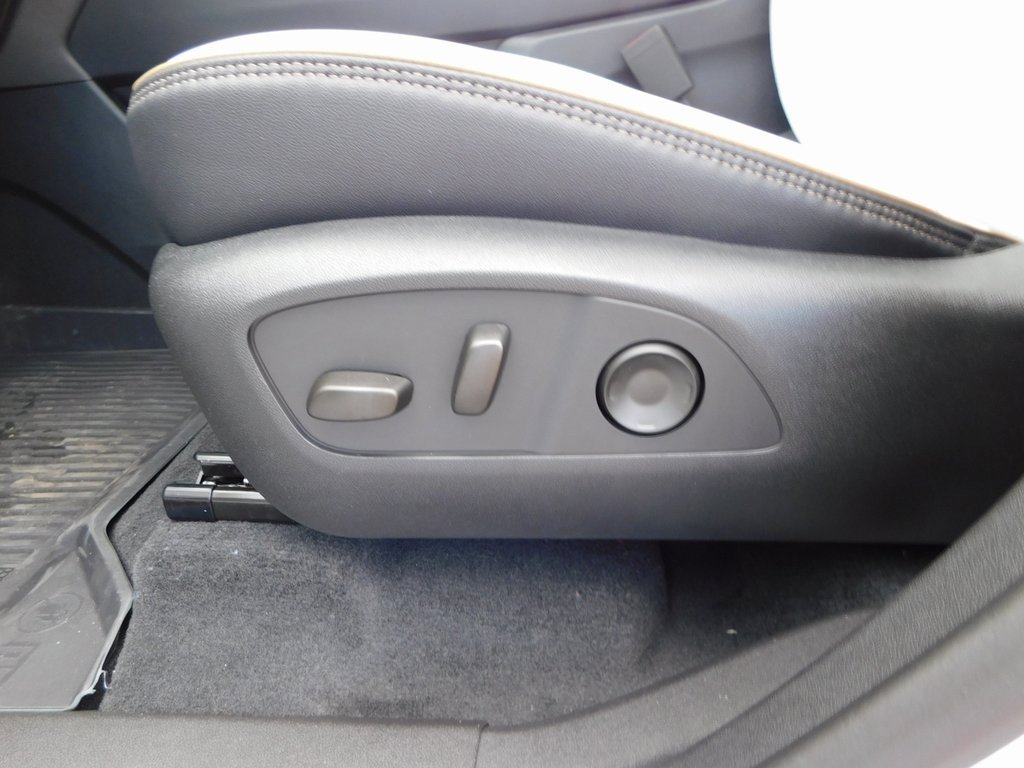 New 2026 Chevrolet Traverse High Country w/ LPO, Floor Liner Package image 14