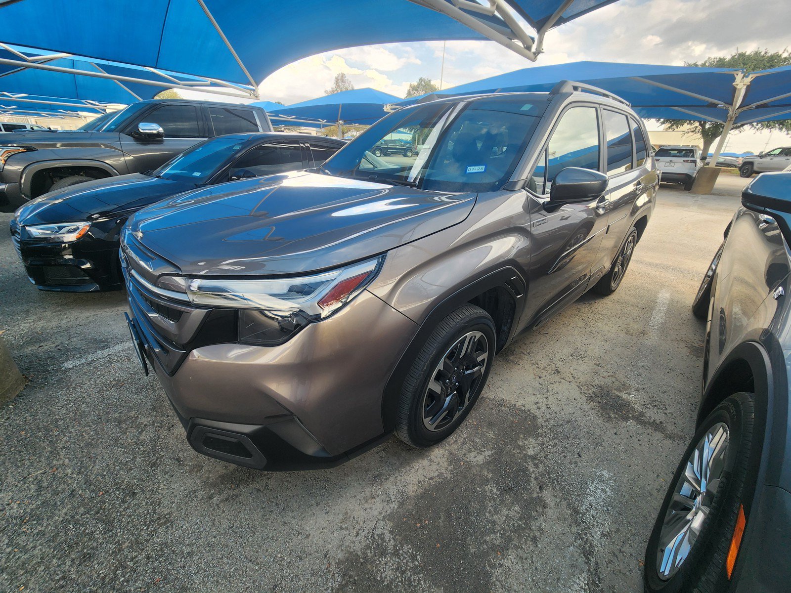 Used 2025 Subaru Forester Limited AWD/4WD image 2