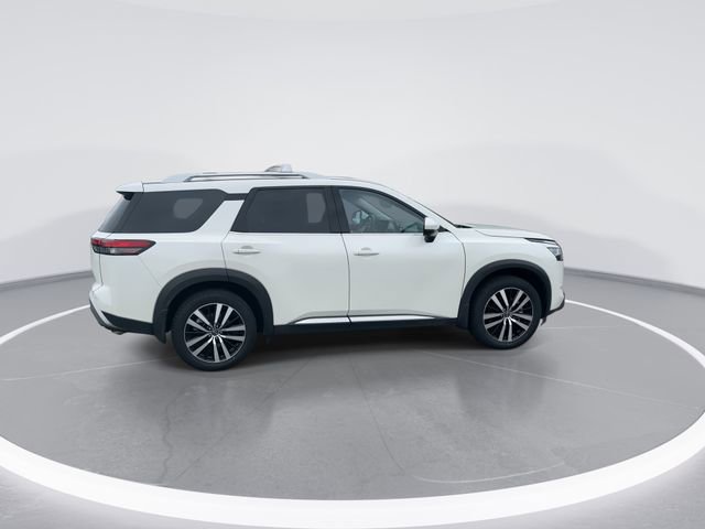 Used 2024 Nissan Pathfinder Platinum AWD/4WD image 7