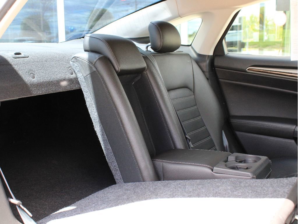 Used 2014 Ford Fusion SE w/ Equipment Group 202A FWD image 28