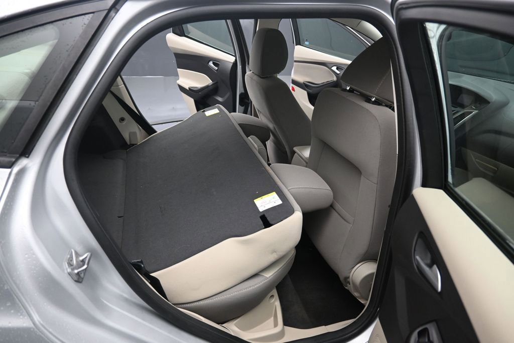 Used 2013 Ford Focus SE FWD image 24