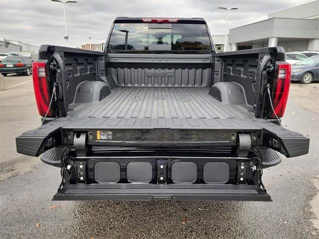 New 2026 GMC Sierra 2500 Denali w/ Denali Reserve Package image 8