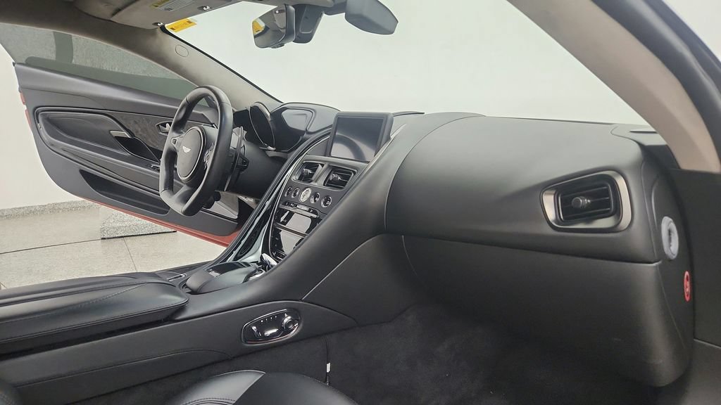Used 2020 Aston Martin DBS Superleggera RWD image 40