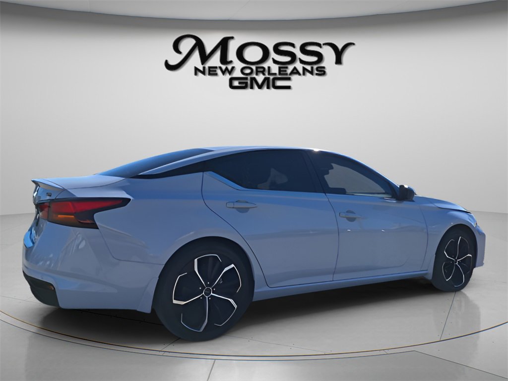 Used 2023 Nissan Altima 2.5 SR w/ SR Premium Package image 5