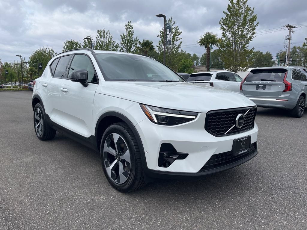 New 2026 Volvo XC40 B5 Plus w/ Protection Package Premier AWD/4WD image 8