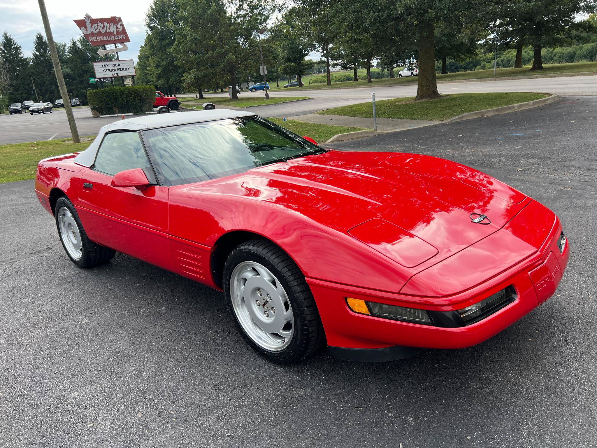 Used 1992 Chevrolet Corvette Convertible RWD image 19