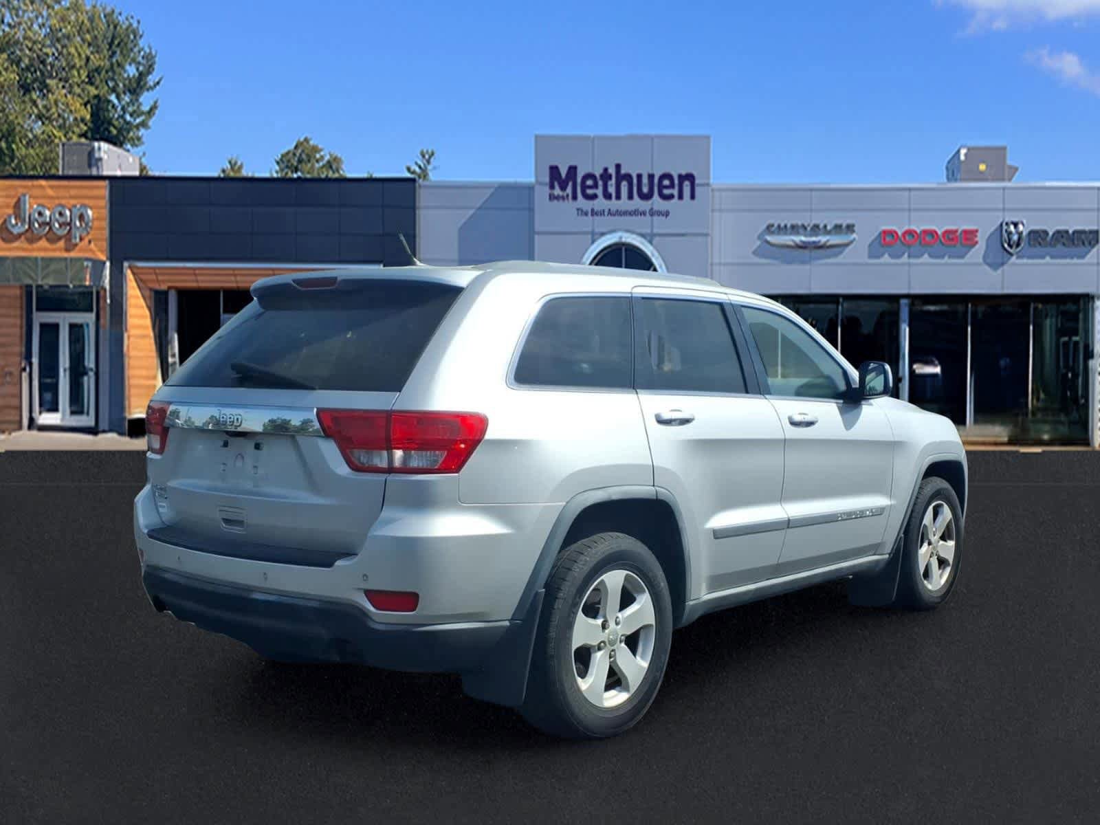 Used 2012 Jeep Grand Cherokee Laredo AWD/4WD image 5