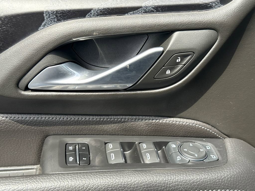 Used 2024 GMC Yukon Denali RWD image 26