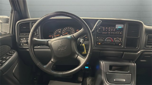 Used 2002 Chevrolet Avalanche 2500 image 11