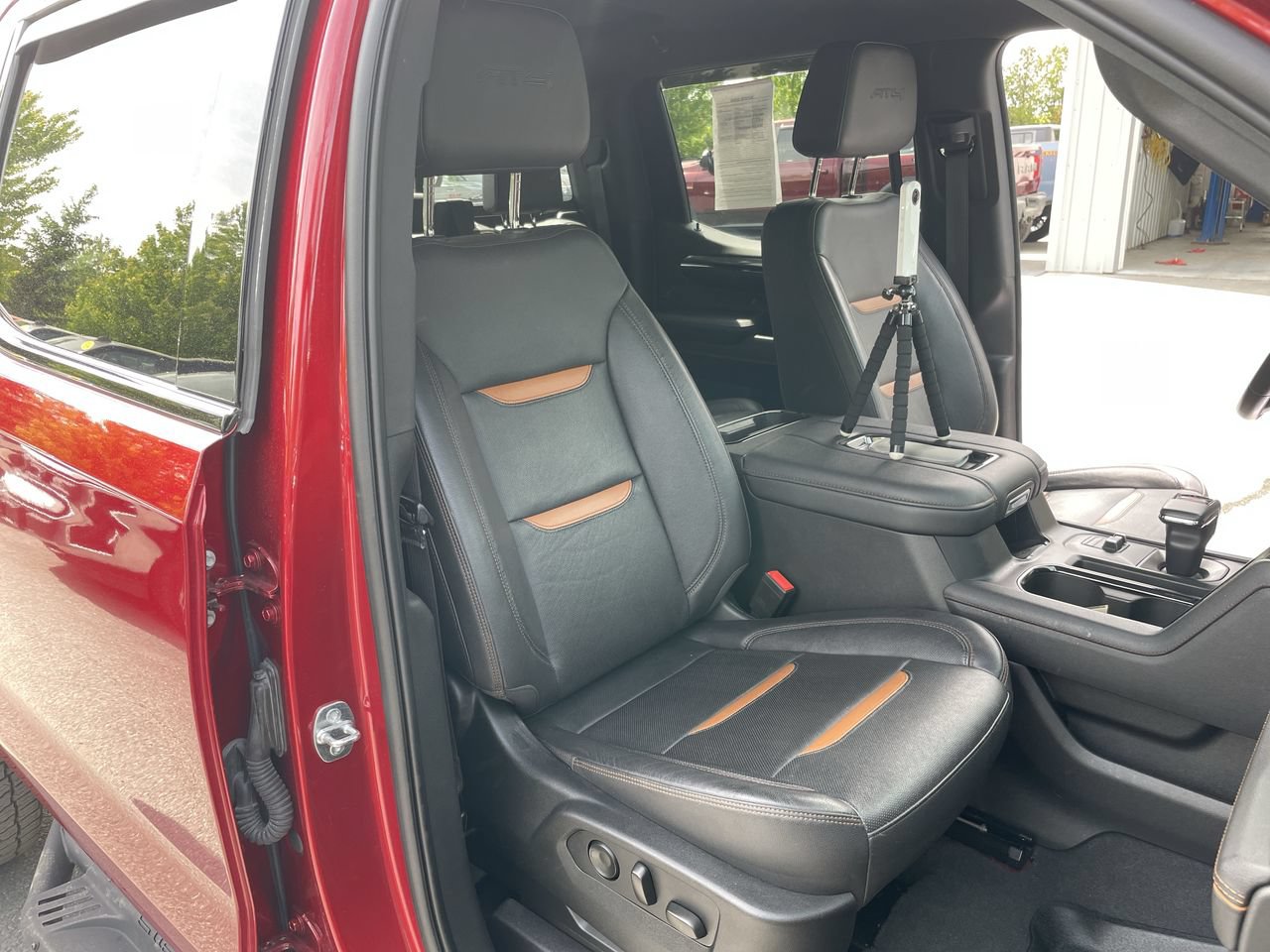 Used 2022 GMC Sierra 1500 AT4 w/ AT4 Preferred Package AWD/4WD image 24