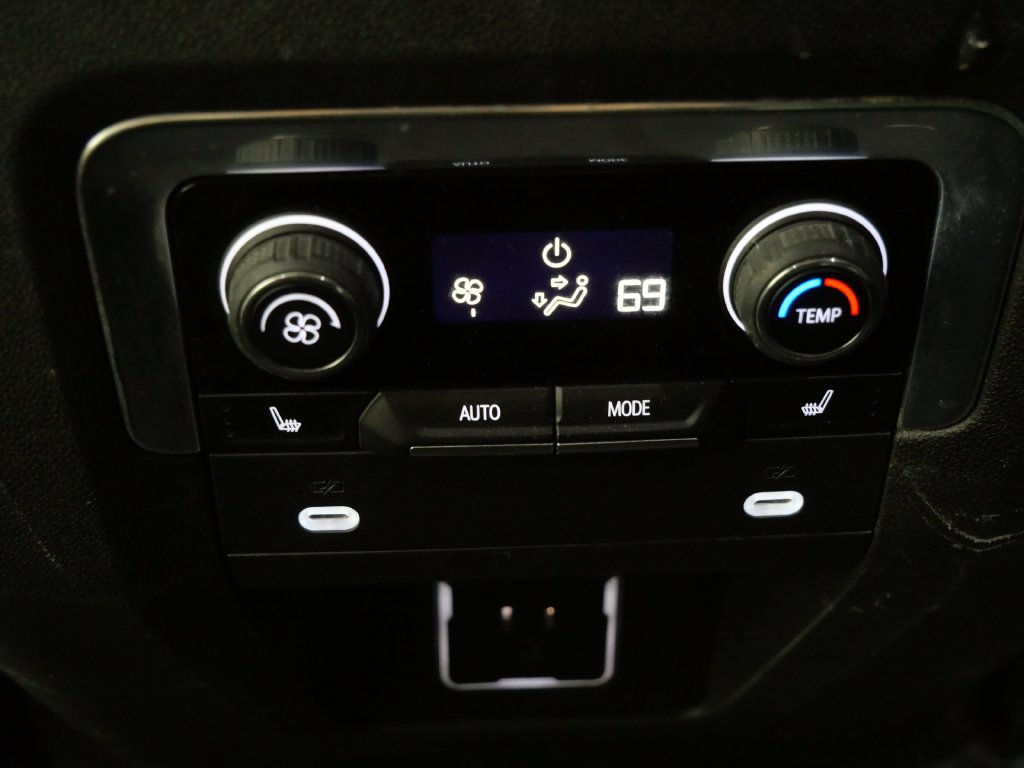 Used 2021 Chevrolet Suburban High Country AWD/4WD image 20