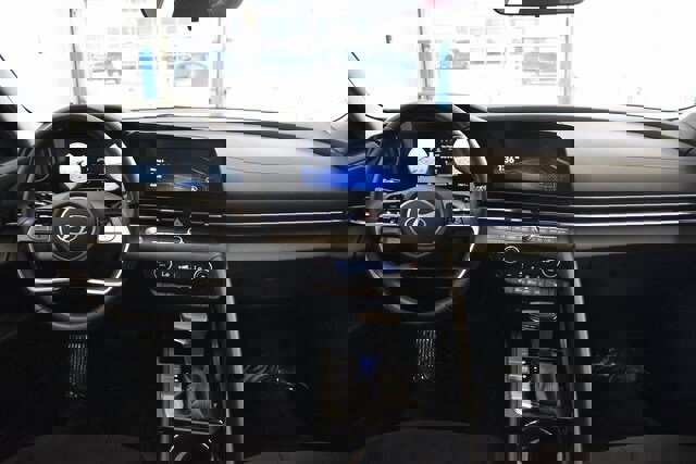 Used 2025 Hyundai Elantra SEL image 5