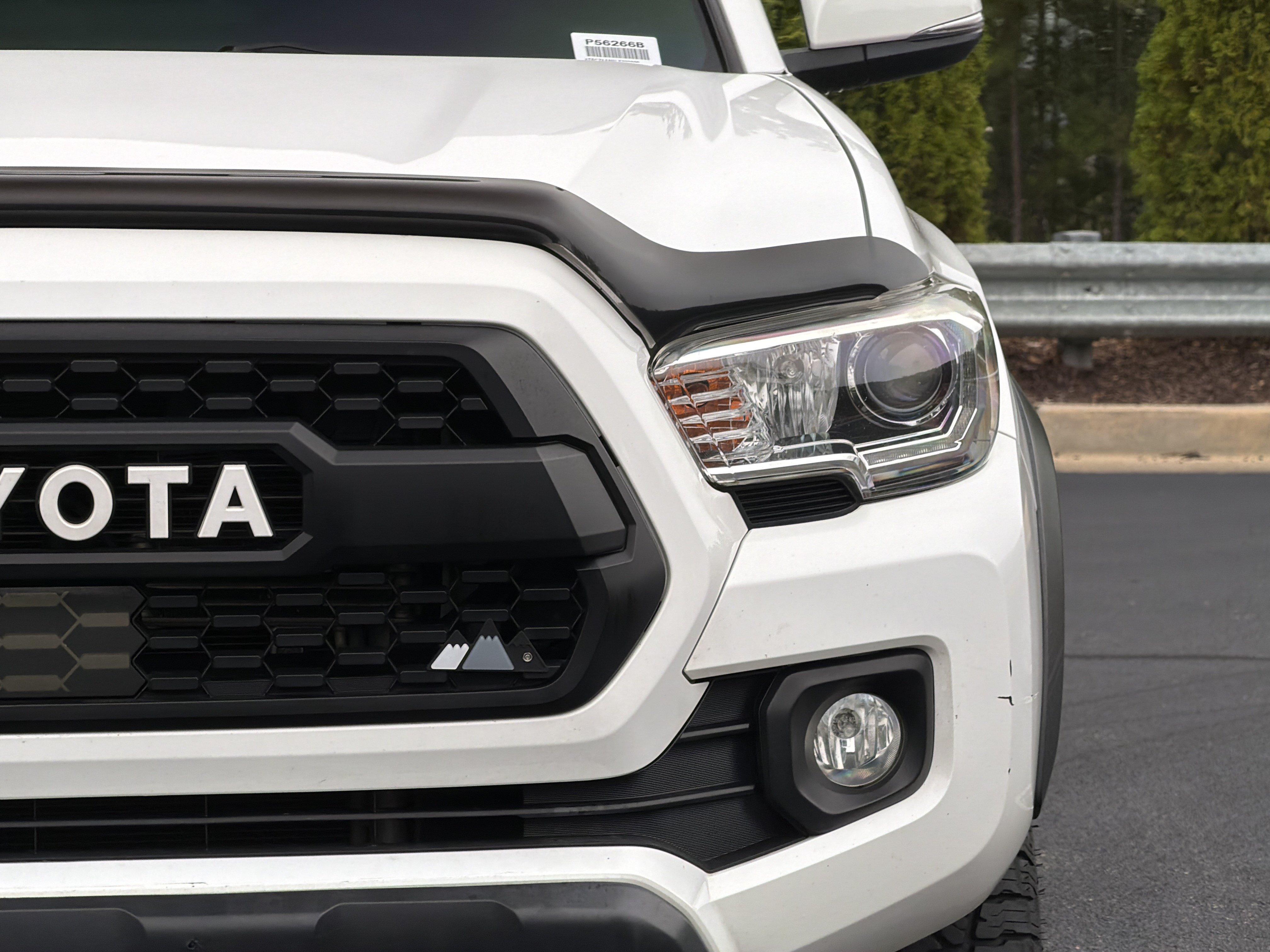 Used 2020 Toyota Tacoma TRD Off-Road AWD/4WD image 19