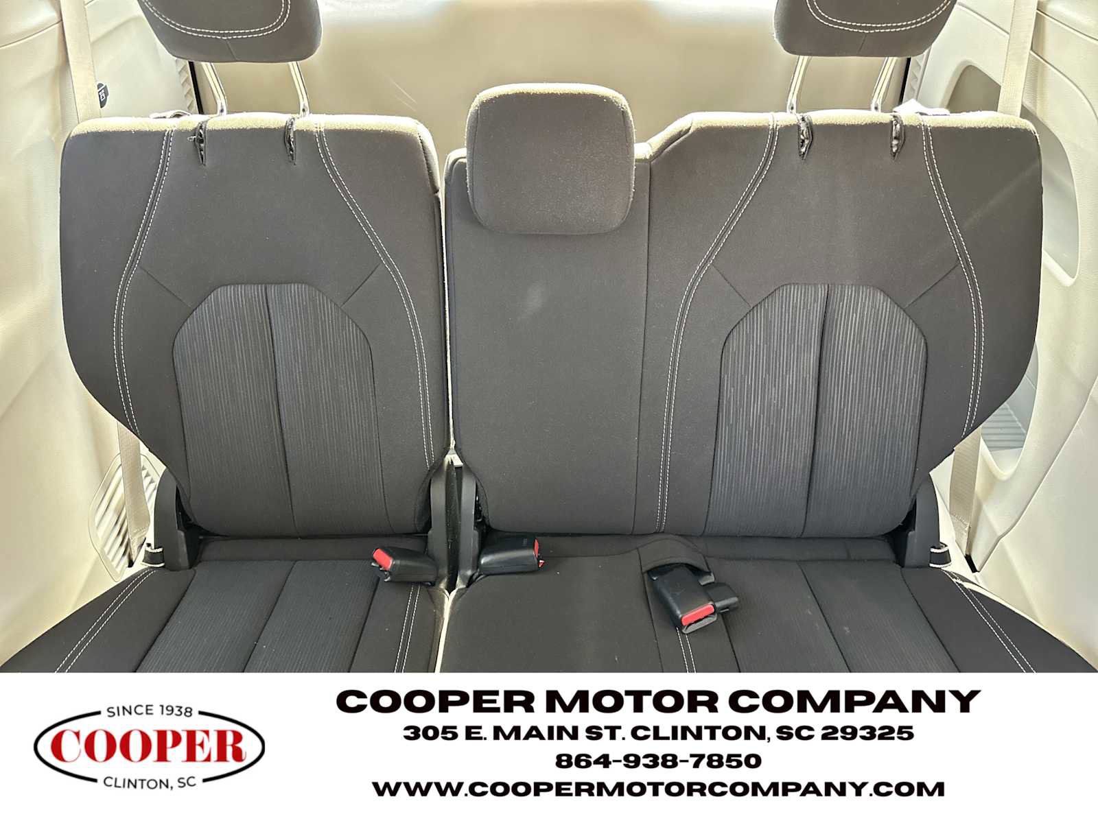 Used 2023 Chrysler Voyager LX image 21