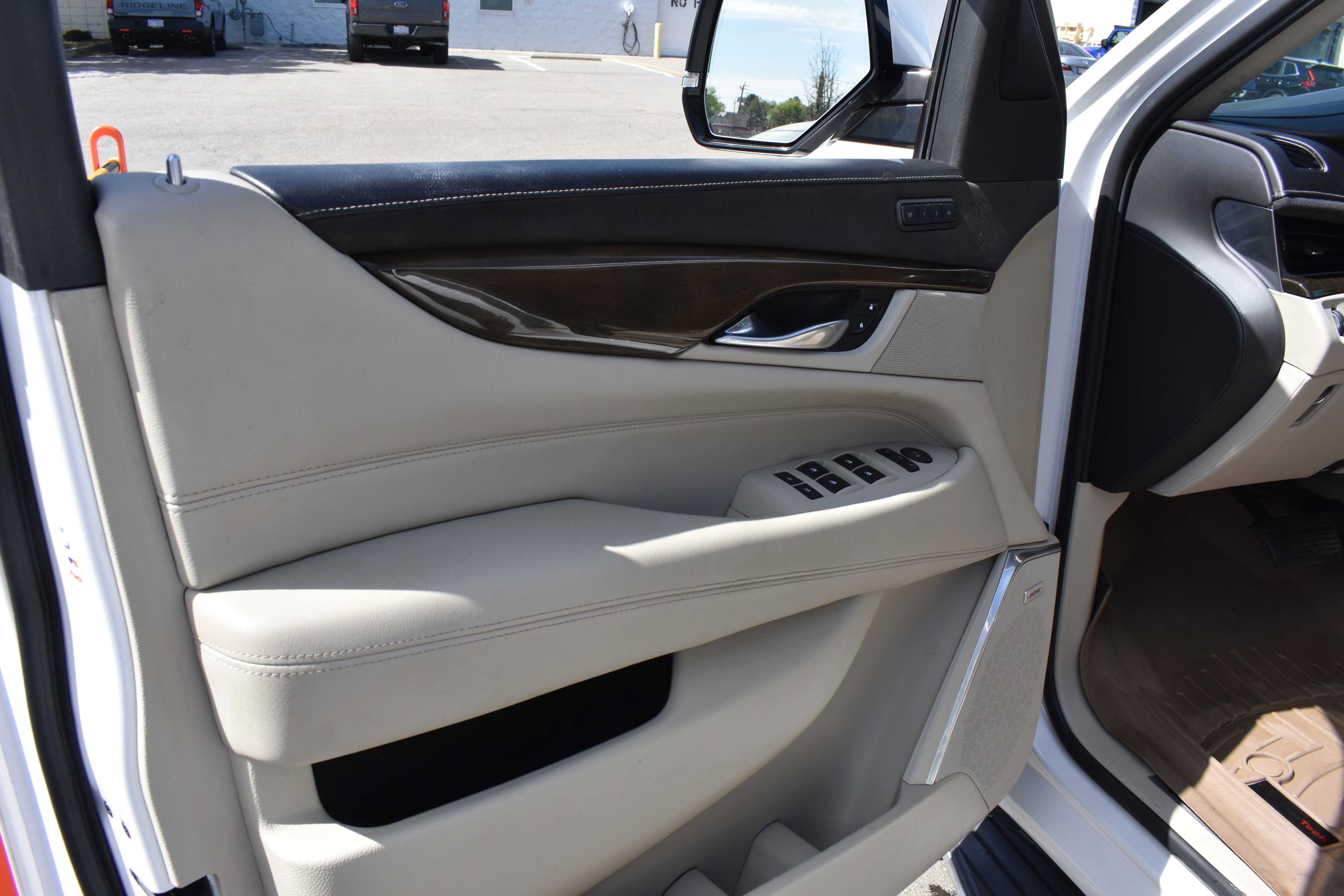 Used 2019 Cadillac Escalade ESV Premium Luxury w/ LPO, Radiant Package image 27