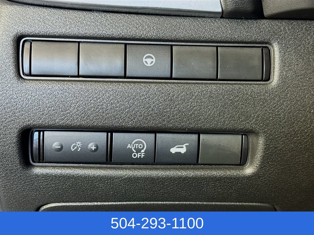 Used 2025 Nissan Rogue Platinum FWD image 12