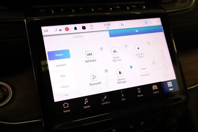 Used 2023 Jeep Grand Cherokee L Summit w/ Luxury Tech Group V AWD/4WD image 21