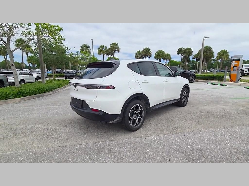 New 2026 Alfa Romeo Tonale w/ Red Premium Package AWD/4WD image 25
