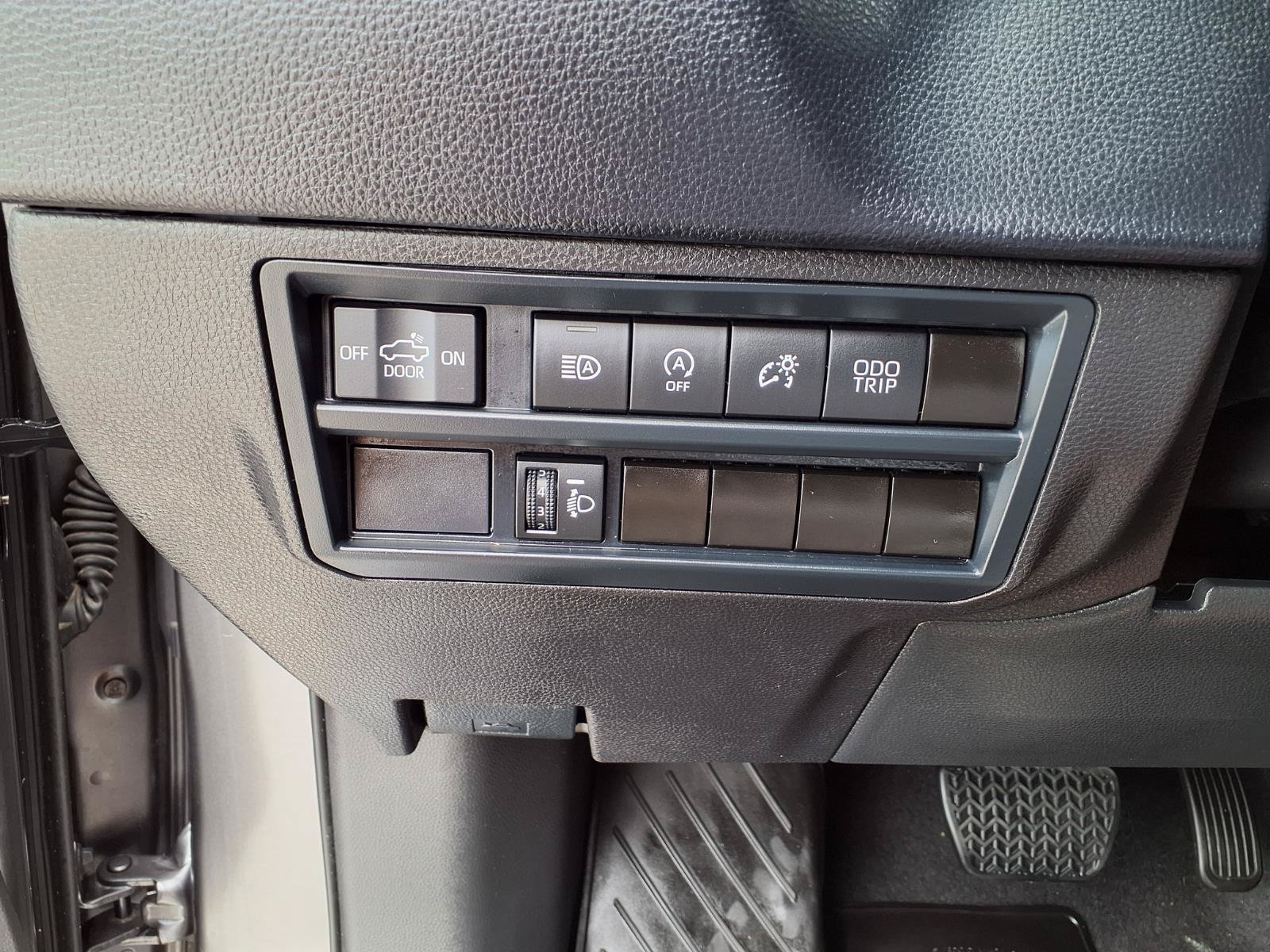 Used 2025 Toyota Tundra SR5 w/ SR5 Premium Package AWD/4WD image 24