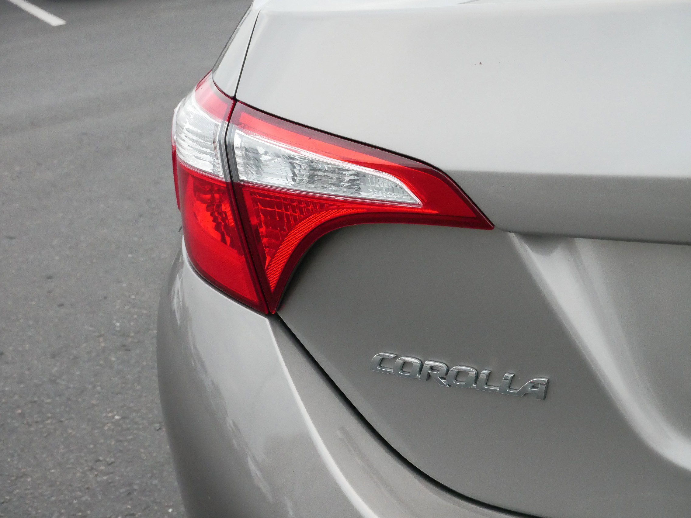 Used 2014 Toyota Corolla LE image 17