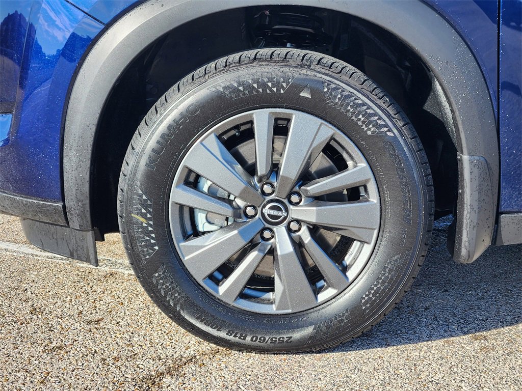 New 2025 Nissan Pathfinder SV image 7