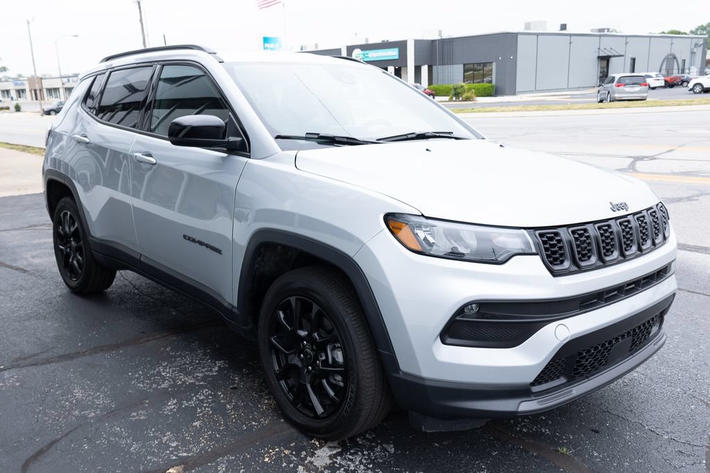 Used 2026 Jeep Compass Latitude w/ Quick Order Package 29K AWD/4WD image 6