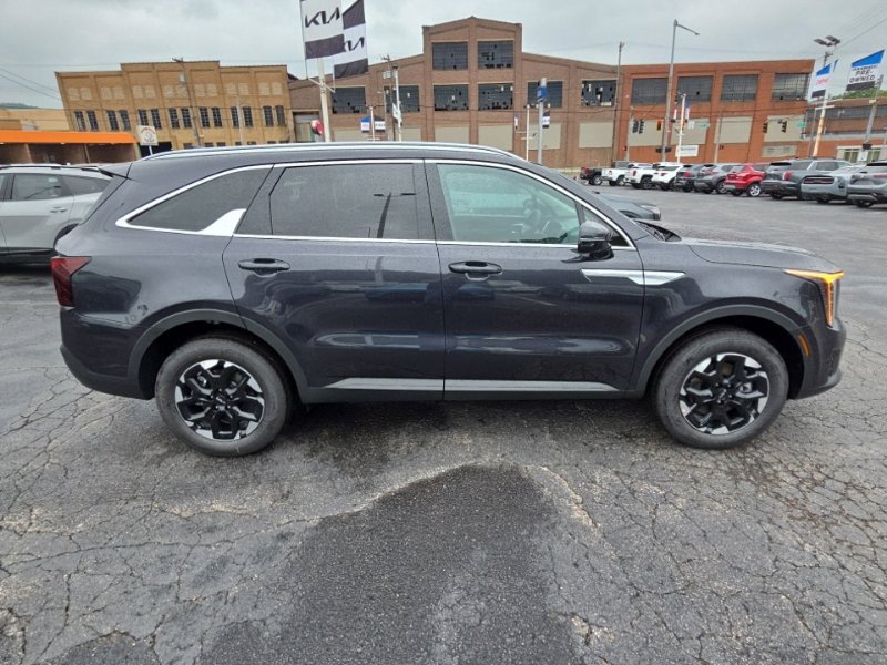 New 2026 Kia Sorento S AWD/4WD image 8