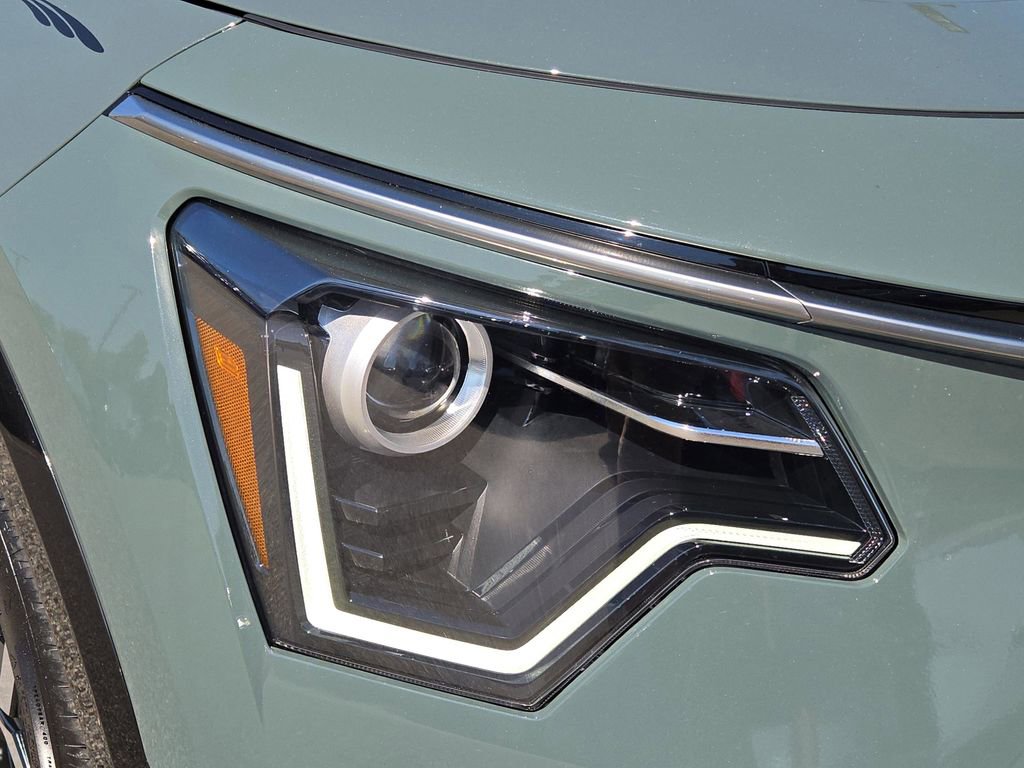 New 2025 Kia Niro EX Touring image 5