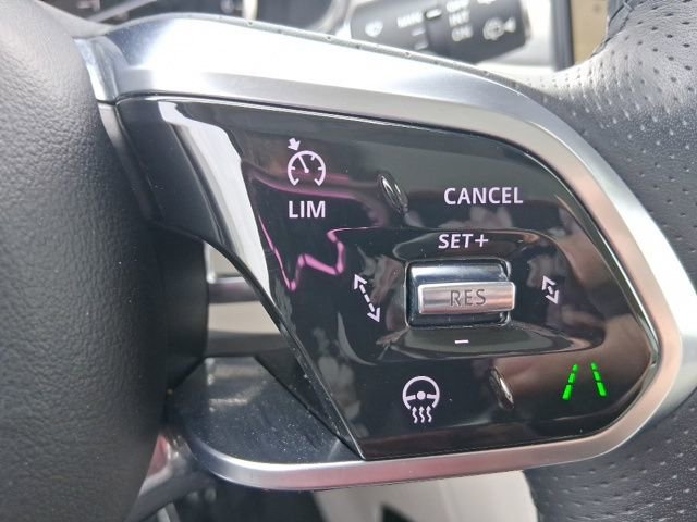 Used 2023 Jaguar F-PACE R-Dynamic S image 21