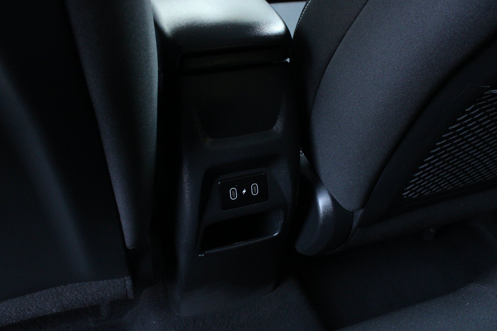 Used 2025 Hyundai Venue SEL FWD image 18